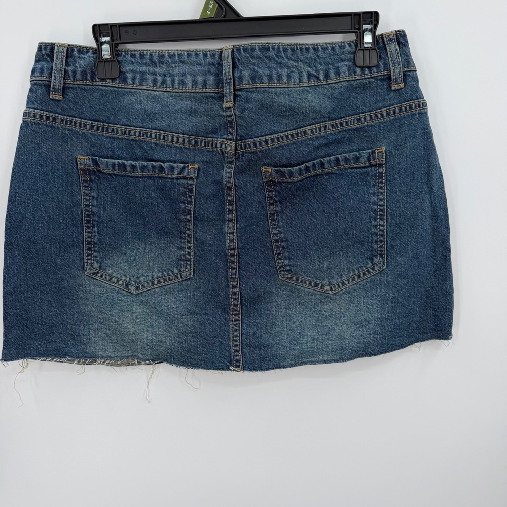 No Boundaries Denim Mini Skirt Medium Wash Raw Hem Stretch Jean Skirt Women's M - Picture 4 of 7